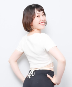 教師　小金井亜実：写真